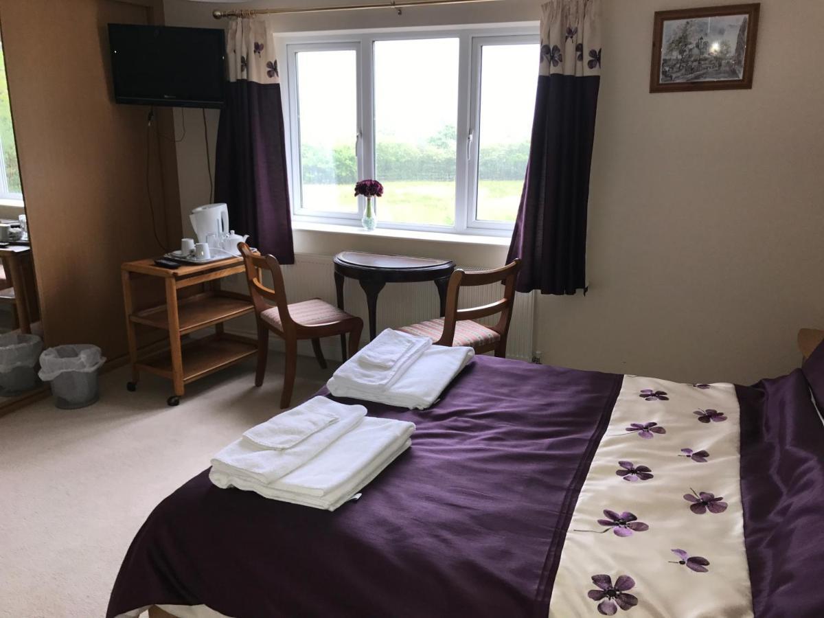 Bwthyn Rhosyn Bed & Breakfast Llannon ภายนอก รูปภาพ